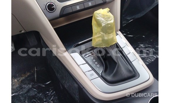 Acheter Import Voiture Hyundai Elantra Blanc à Import - Dubai, Rwanda Acheter Import Voiture Hyundai Elantra Blanc à Import - Dubai, Rwanda