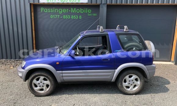 Acheter Occasion Voiture Toyota RAV4 Bleu à Kigali, Rwanda Acheter Occasion Voiture Toyota RAV4 Bleu à Kigali, Rwanda