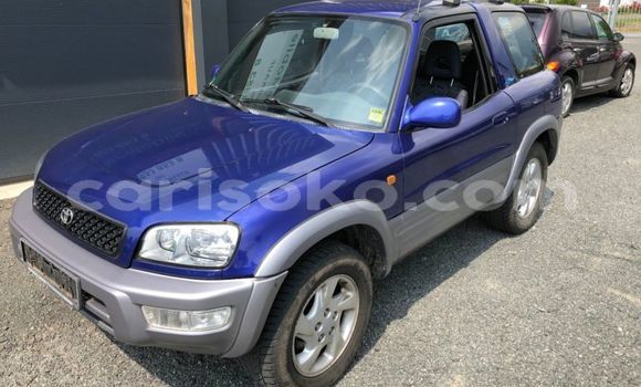 Acheter Occasion Voiture Toyota RAV4 Bleu à Kigali, Rwanda Acheter Occasion Voiture Toyota RAV4 Bleu à Kigali, Rwanda