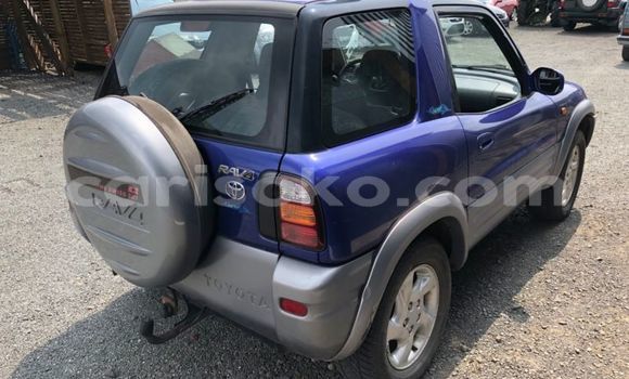 Acheter Occasion Voiture Toyota RAV4 Bleu à Kigali, Rwanda Acheter Occasion Voiture Toyota RAV4 Bleu à Kigali, Rwanda