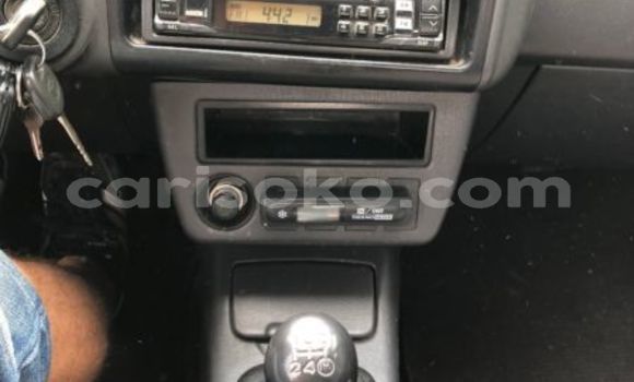 Acheter Occasion Voiture Toyota RAV4 Bleu à Kigali, Rwanda Acheter Occasion Voiture Toyota RAV4 Bleu à Kigali, Rwanda