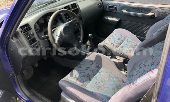 Acheter Occasion Voiture Toyota RAV4 Bleu à Kigali, Rwanda Acheter Occasion Voiture Toyota RAV4 Bleu à Kigali, Rwanda