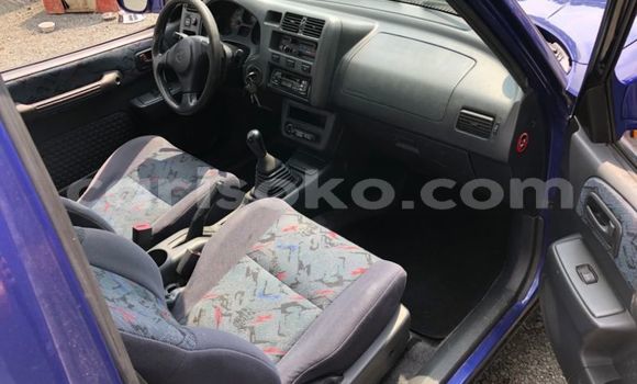 Acheter Occasion Voiture Toyota RAV4 Bleu à Kigali, Rwanda Acheter Occasion Voiture Toyota RAV4 Bleu à Kigali, Rwanda