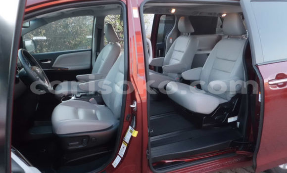 Acheter Occasion Voiture Toyota Sienna Beige à Kigali, Rwanda Acheter Occasion Voiture Toyota Sienna Beige à Kigali, Rwanda