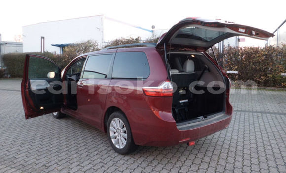 Acheter Occasion Voiture Toyota Sienna Beige à Kigali, Rwanda Acheter Occasion Voiture Toyota Sienna Beige à Kigali, Rwanda