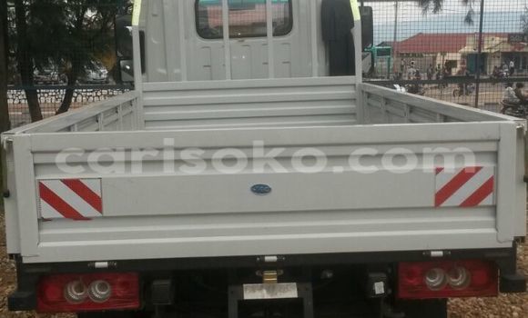 Sayi Sabo Acura MDX Blanc Mota in Kigali a Rwanda Sayi Sabo Acura MDX Blanc Mota in Kigali a Rwanda