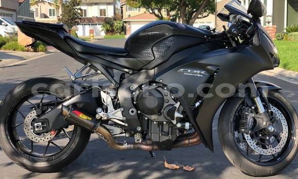 Buy Used Honda CBR 1000 RR Black Bike in Bokwango in Rwanda Buy Used Honda CBR 1000 RR Black Bike in Bokwango in Rwanda
