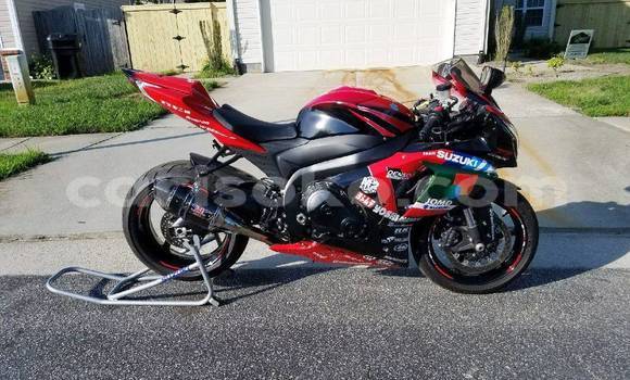 Sayi Na hannu Suzuki GSX Rouge Motsi in Byumba a Byumba Sayi Na hannu Suzuki GSX Rouge Motsi in Byumba a Byumba