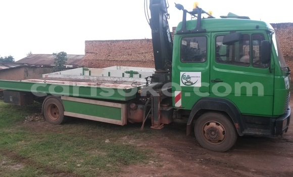 Acheter Neuf Voiture Mercedes-Benz 190 Vert à Kigali, Rwanda Acheter Neuf Voiture Mercedes-Benz 190 Vert à Kigali, Rwanda