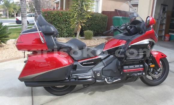 Sayi Na hannu Honda GOLD WING Rouge Motsi in Bokwango a Rwanda Sayi Na hannu Honda GOLD WING Rouge Motsi in Bokwango a Rwanda