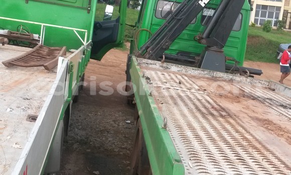 Acheter Neuf Voiture Mercedes-Benz 190 Vert à Kigali, Rwanda Acheter Neuf Voiture Mercedes-Benz 190 Vert à Kigali, Rwanda