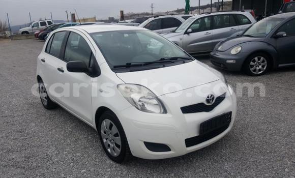 Buy Used Toyota Yaris White Car in Bokwango in Rwanda Buy Used Toyota Yaris White Car in Bokwango in Rwanda