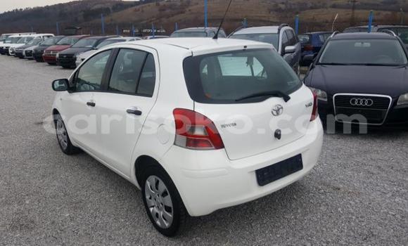 Buy Used Toyota Yaris White Car in Bokwango in Rwanda Buy Used Toyota Yaris White Car in Bokwango in Rwanda