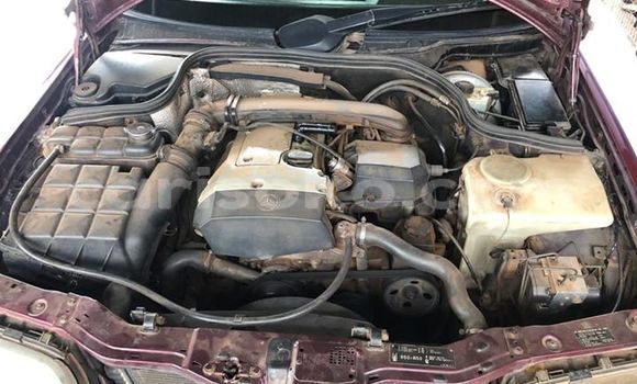 Sayi Na hannu Mercedes-Benz C-klasse Rouge Mota in Kigali a Rwanda Sayi Na hannu Mercedes-Benz C-klasse Rouge Mota in Kigali a Rwanda