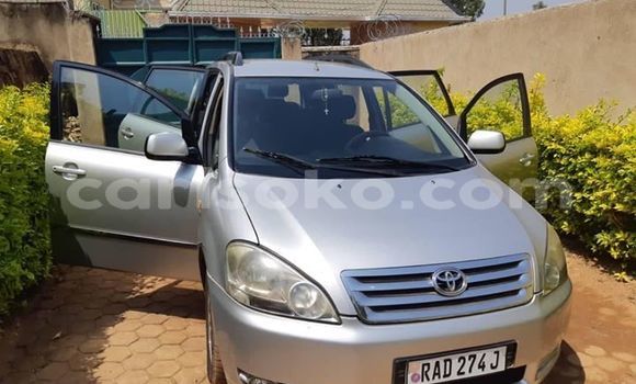 Sayi Na hannu Toyota Avensis Gris Mota in Kigali a Rwanda Sayi Na hannu Toyota Avensis Gris Mota in Kigali a Rwanda