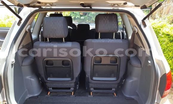 Sayi Na hannu Toyota Avensis Gris Mota in Kigali a Rwanda Sayi Na hannu Toyota Avensis Gris Mota in Kigali a Rwanda