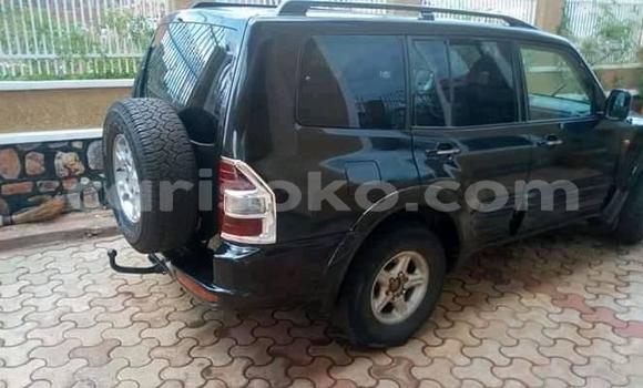 Sayi Na hannu Mitsubishi Pajero Noir Mota in Kigali a Rwanda Sayi Na hannu Mitsubishi Pajero Noir Mota in Kigali a Rwanda