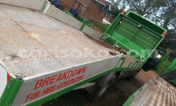 Acheter Occasion Voiture Mercedes-Benz 190 Vert à Kigali, Rwanda Acheter Occasion Voiture Mercedes-Benz 190 Vert à Kigali, Rwanda