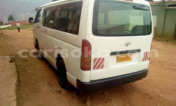 Sayi Na hannu Toyota Hiace Blanc Mota in Kigali a Rwanda Sayi Na hannu Toyota Hiace Blanc Mota in Kigali a Rwanda