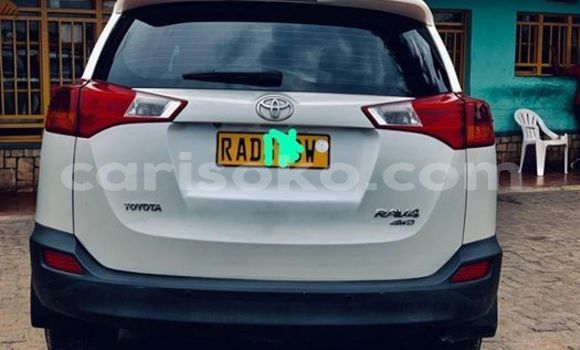 Sayi Na hannu Toyota RAV4 Blanc Mota in Kigali a Rwanda Sayi Na hannu Toyota RAV4 Blanc Mota in Kigali a Rwanda