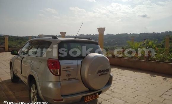 Sayi Na hannu Toyota RAV4 Gris Mota in Kigali a Rwanda Sayi Na hannu Toyota RAV4 Gris Mota in Kigali a Rwanda