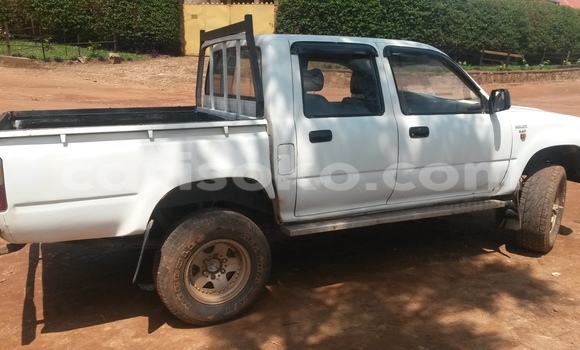 Sayi Na hannu Toyota Hilux Blanc Mota in Kigali a Rwanda Sayi Na hannu Toyota Hilux Blanc Mota in Kigali a Rwanda