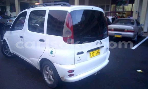 اشتري مستعمل Toyota Verso Blanc سيارة في Kigali في Rwanda اشتري مستعمل Toyota Verso Blanc سيارة في Kigali في Rwanda