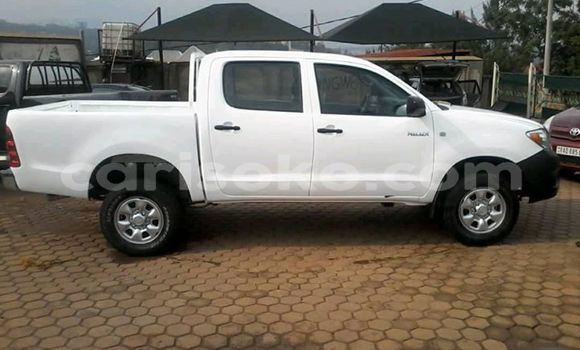 اشتري مستعمل Toyota Hilux Blanc سيارة في Kigali في Rwanda اشتري مستعمل Toyota Hilux Blanc سيارة في Kigali في Rwanda