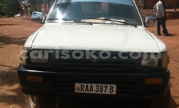 Sayi Na hannu Toyota Hilux Blanc Mota in Kigali a Rwanda Sayi Na hannu Toyota Hilux Blanc Mota in Kigali a Rwanda