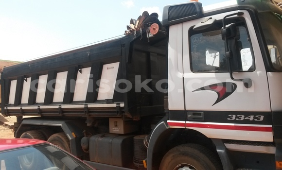 Sayi Na hannu Mercedes-Benz 190 Blanc Mota in Kigali a Rwanda Sayi Na hannu Mercedes-Benz 190 Blanc Mota in Kigali a Rwanda