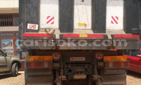 Sayi Na hannu Mercedes-Benz 190 Blanc Mota in Kigali a Rwanda Sayi Na hannu Mercedes-Benz 190 Blanc Mota in Kigali a Rwanda