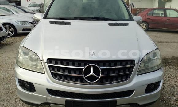 Buy Used Mercedes-Benz ML–Class Silver Car in Bokwango in Rwanda Buy Used Mercedes-Benz ML–Class Silver Car in Bokwango in Rwanda