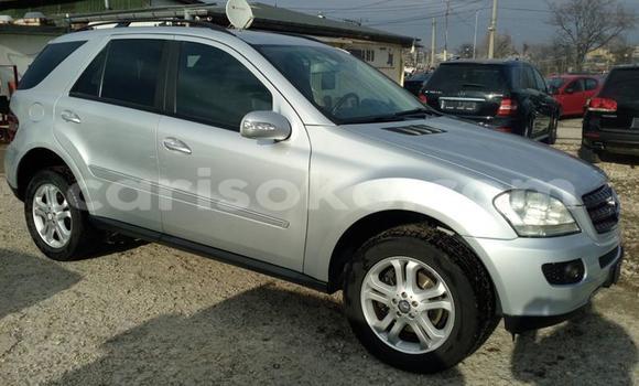 Buy Used Mercedes-Benz ML–Class Silver Car in Bokwango in Rwanda Buy Used Mercedes-Benz ML–Class Silver Car in Bokwango in Rwanda