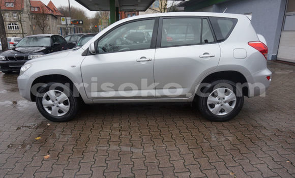 Sayi Imported Toyota RAV4 Gris Mota in Rusizi a Rwanda Sayi Imported Toyota RAV4 Gris Mota in Rusizi a Rwanda