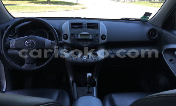 Buy Import Toyota RAV4 Silver Car in Gitarama in Gitarama Buy Import Toyota RAV4 Silver Car in Gitarama in Gitarama