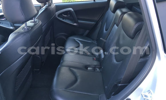 Buy Import Toyota RAV4 Silver Car in Gitarama in Gitarama Buy Import Toyota RAV4 Silver Car in Gitarama in Gitarama