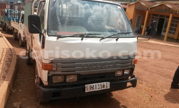 Acheter Occasion Voiture Toyota Dyna Blanc à Kigali, Rwanda Acheter Occasion Voiture Toyota Dyna Blanc à Kigali, Rwanda