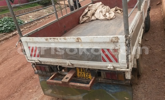 Acheter Occasion Voiture Toyota Dyna Blanc à Kigali, Rwanda Acheter Occasion Voiture Toyota Dyna Blanc à Kigali, Rwanda