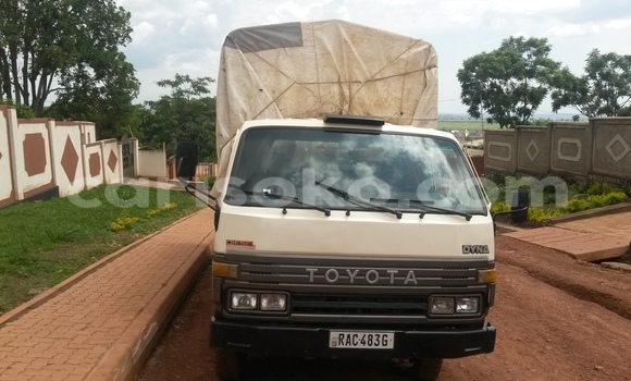 Acheter Occasion Voiture Toyota Dyna Blanc à Kigali, Rwanda Acheter Occasion Voiture Toyota Dyna Blanc à Kigali, Rwanda