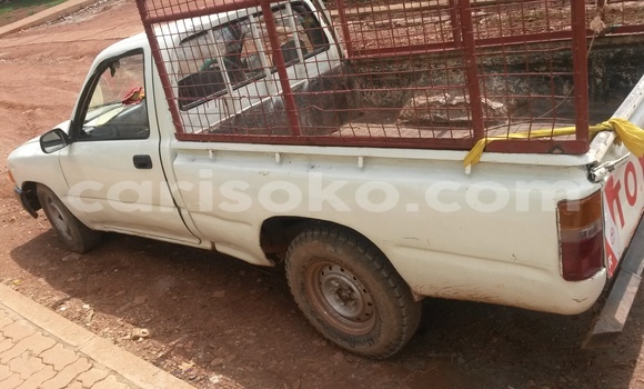 Acheter Occasion Voiture Toyota Hilux Blanc à Kigali au Rwanda Acheter Occasion Voiture Toyota Hilux Blanc à Kigali au Rwanda