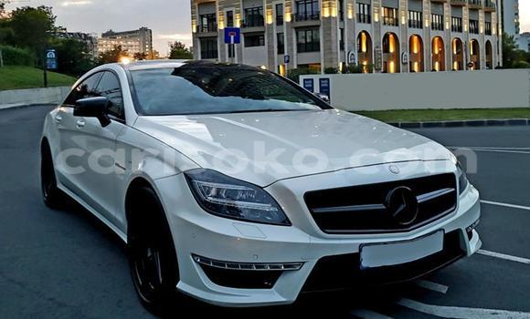 Acheter Occasion Voiture Mercedes Viano Blanc à Bokwango, Rwanda Acheter Occasion Voiture Mercedes Viano Blanc à Bokwango, Rwanda