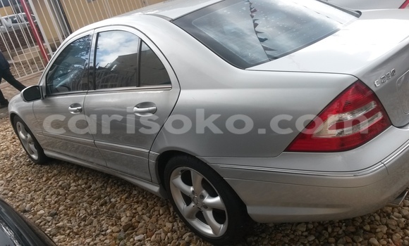 Sayi Na hannu Mercedes-Benz C–Class Autre Mota in Kigali a Rwanda Sayi Na hannu Mercedes-Benz C–Class Autre Mota in Kigali a Rwanda