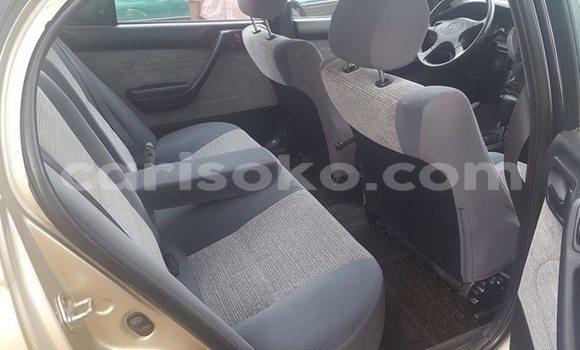 اشتري مستعمل Toyota Carina E Marron سيارة في Kigali في Rwanda اشتري مستعمل Toyota Carina E Marron سيارة في Kigali في Rwanda