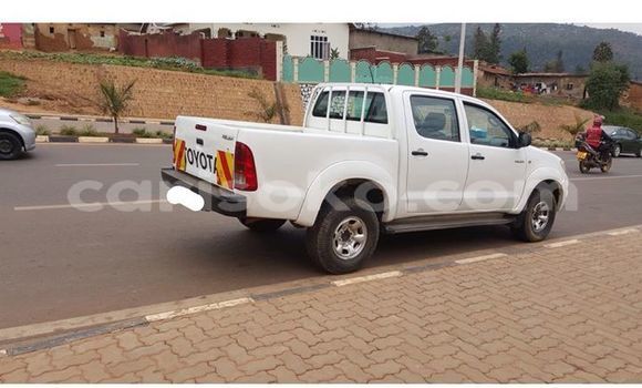 اشتري مستعمل Toyota Hilux Blanc سيارة في Kigali في Rwanda اشتري مستعمل Toyota Hilux Blanc سيارة في Kigali في Rwanda