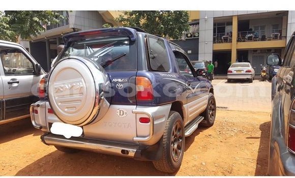 اشتري مستعمل Toyota RAV4 Bleu سيارة في Kigali في Rwanda اشتري مستعمل Toyota RAV4 Bleu سيارة في Kigali في Rwanda