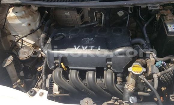 اشتري مستعمل Toyota Yaris Blanc سيارة في Kigali في Rwanda اشتري مستعمل Toyota Yaris Blanc سيارة في Kigali في Rwanda