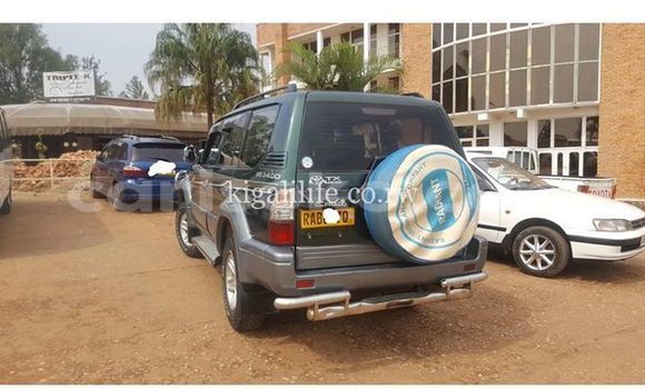 اشتري مستعمل Toyota Land Cruiser Prado Vert سيارة في Kigali في Rwanda اشتري مستعمل Toyota Land Cruiser Prado Vert سيارة في Kigali في Rwanda