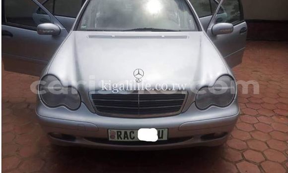 اشتري مستعمل Mercedes-Benz C-klasse Gris سيارة في Kigali في Rwanda اشتري مستعمل Mercedes-Benz C-klasse Gris سيارة في Kigali في Rwanda