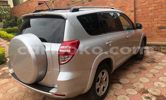 Acheter Occasion Voiture Toyota RAV4 Gris à Kigali, Rwanda Acheter Occasion Voiture Toyota RAV4 Gris à Kigali, Rwanda