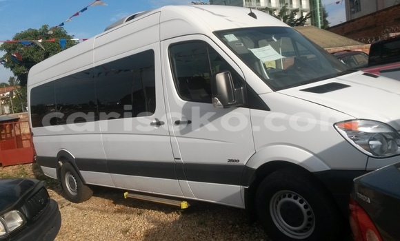 Acheter Neuf Utilitaire Mercedes‒Benz Sprinter Blanc à Kigali au Rwanda Acheter Neuf Utilitaire Mercedes‒Benz Sprinter Blanc à Kigali au Rwanda